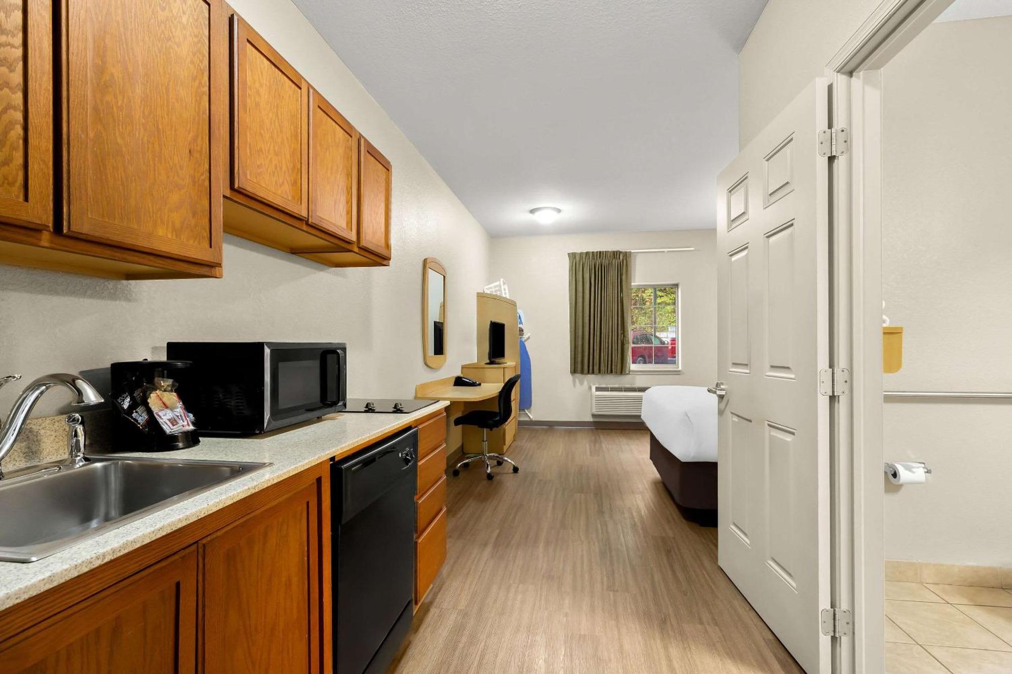 Suburban Studios Morgantown Bagian luar foto